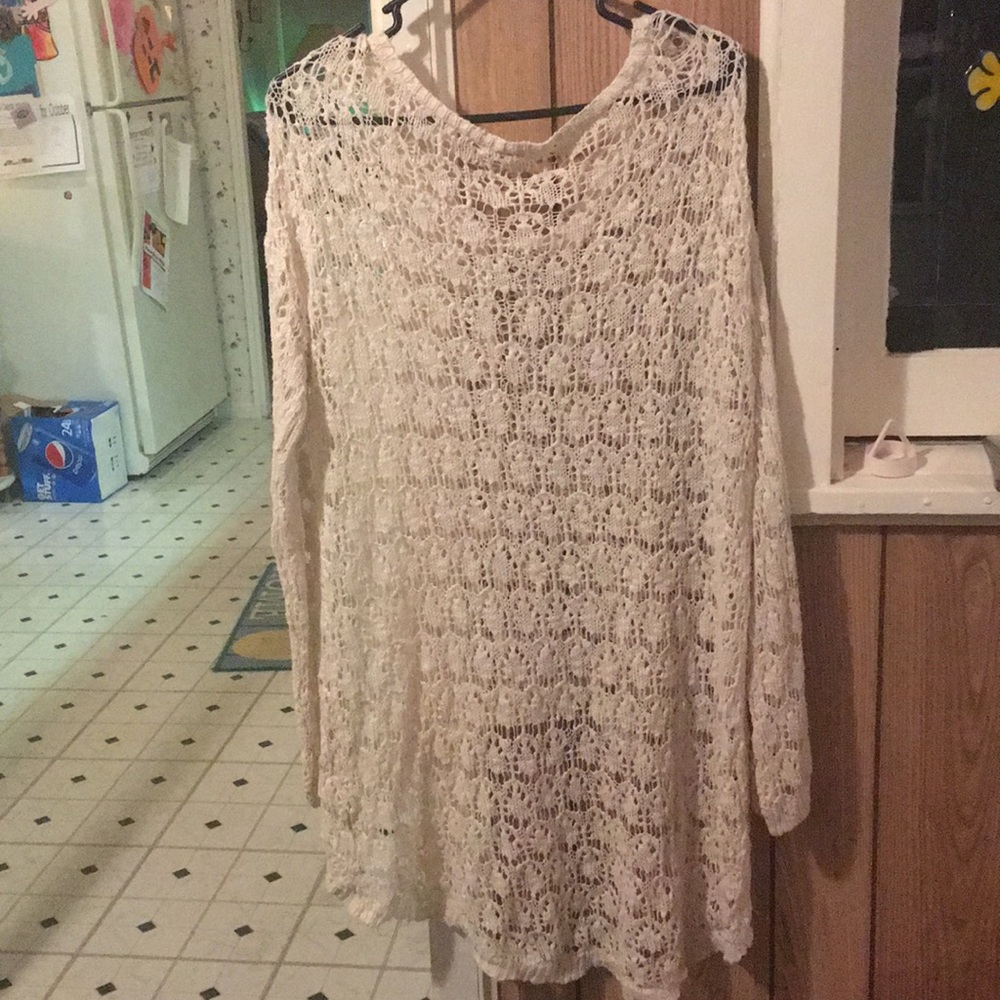 Sweater.. - Picture 2 of 2